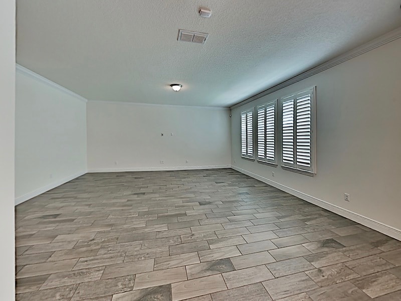 Building Photo - 8931 Lookout Pointe Dr