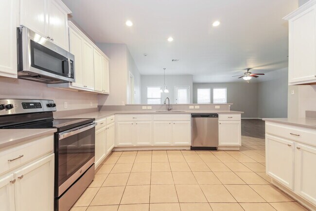 Building Photo - 1813 Cedar Wood Trail