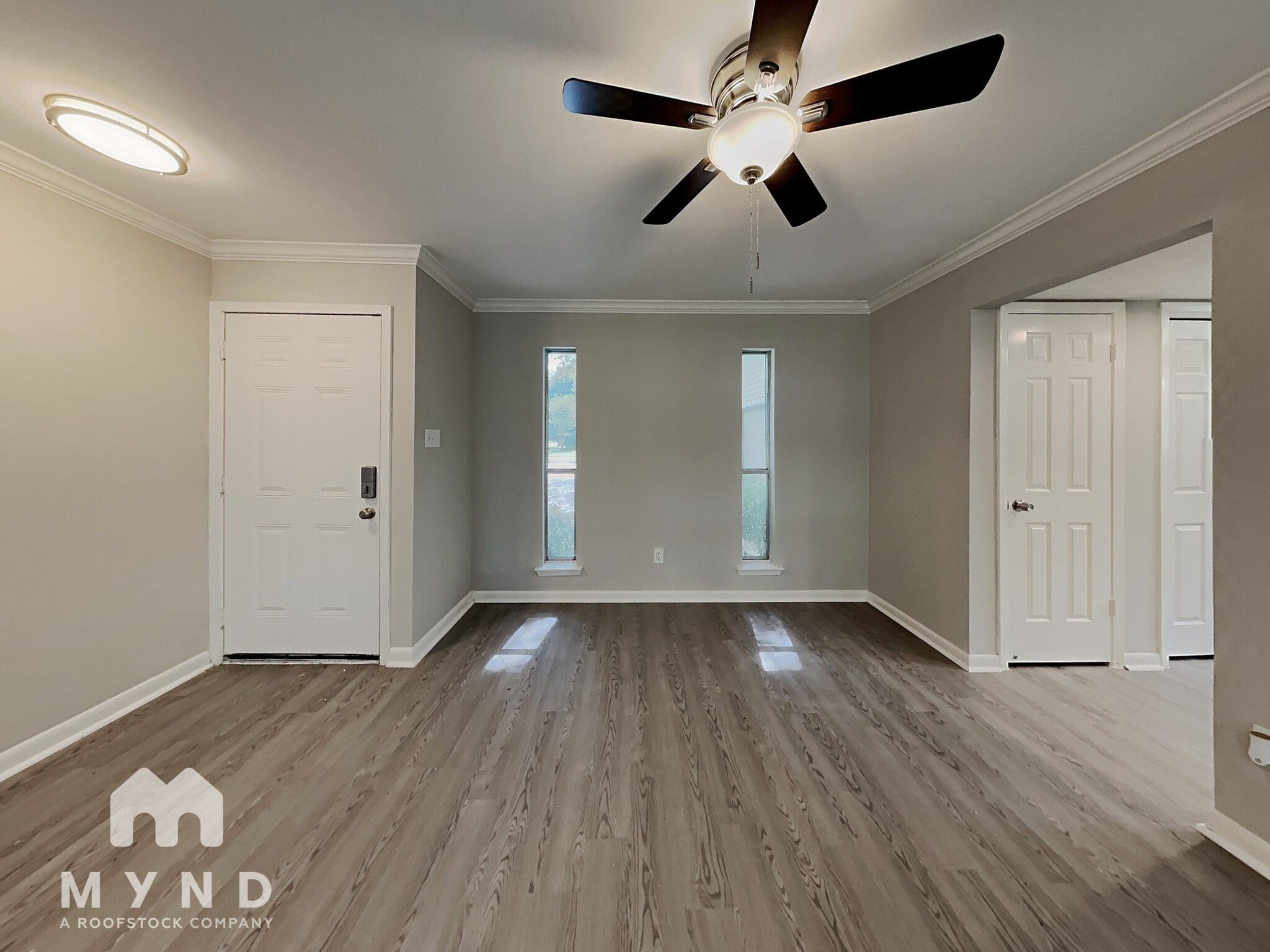 Building Photo - 10631 Plum Lake Dr