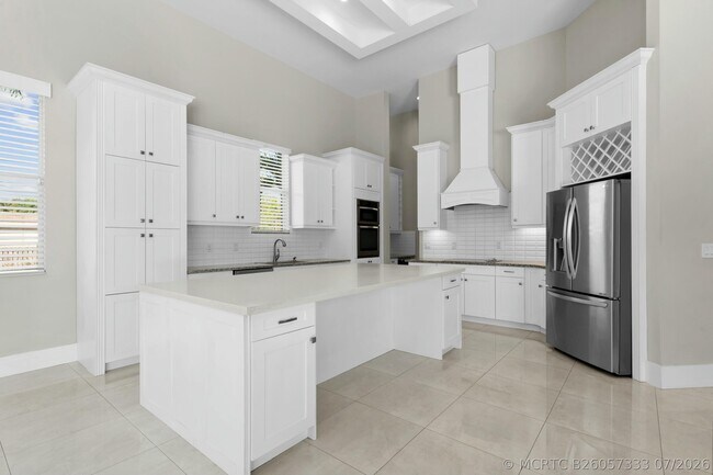 Building Photo - 15503 Temple Blvd