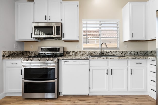 Building Photo - 44884 Marge Pl