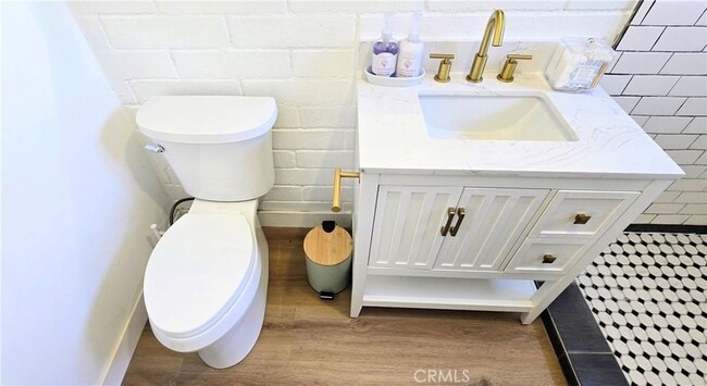 Building Photo - 5747 Jefferson Ave