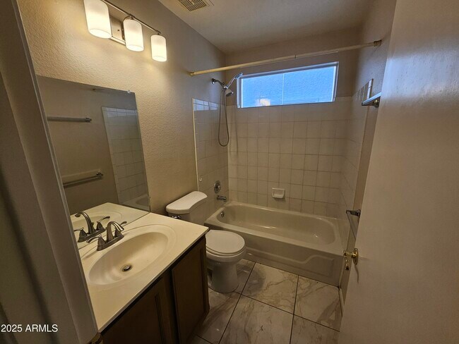 Building Photo - 4161 E Tanglewood Dr