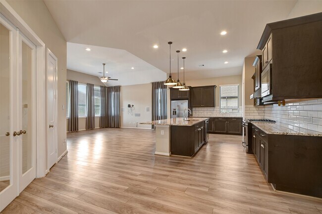 Building Photo - 21131 Melshell Dr