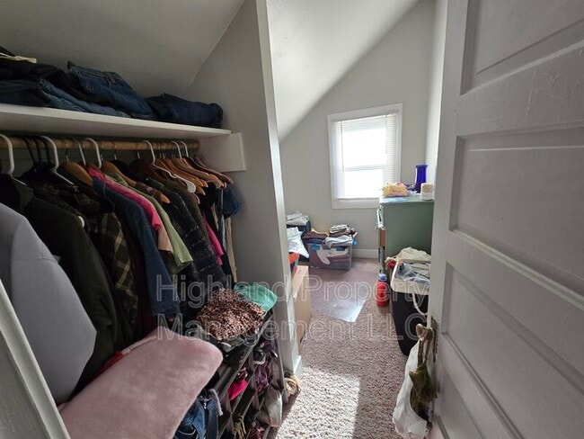 Building Photo - 235 SE Daniel St