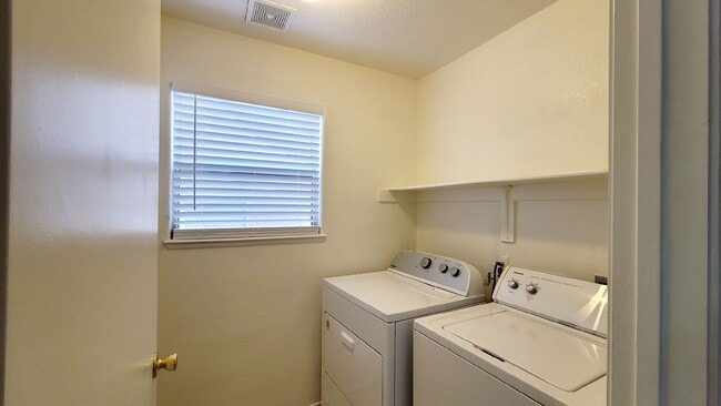 Building Photo - 8016 Cimarron Ridge Dr