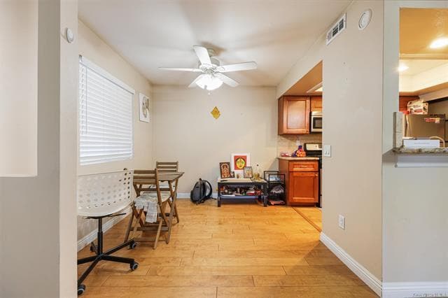 Building Photo - 9409 Fairgrove Ln