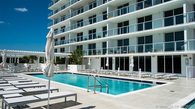 Building Photo - 4250 Biscayne Blvd