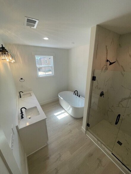 Building Photo - 960 Goodjoin Rd