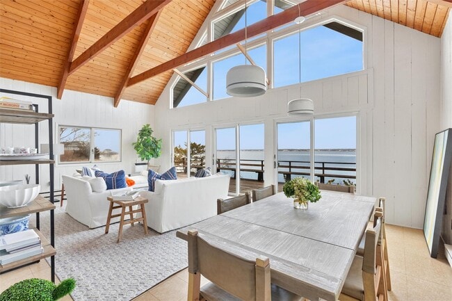 Building Photo - 298 Dune Rd