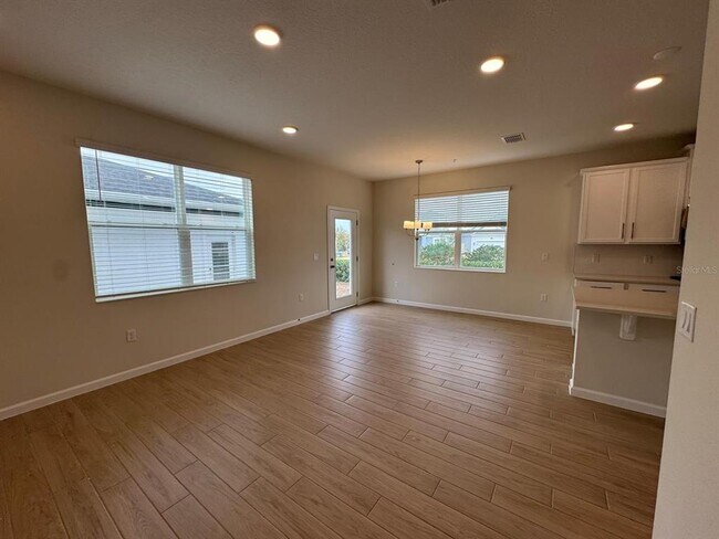 Building Photo - 354 Lady Palm St