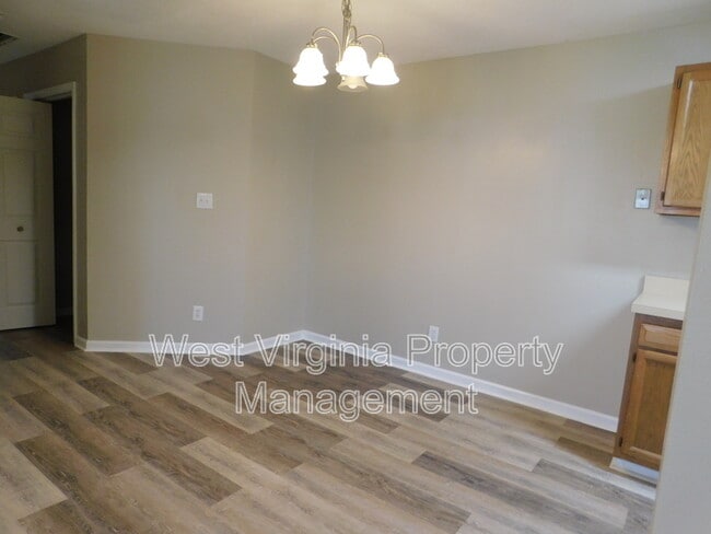 Building Photo - 404 Gatewood Ave