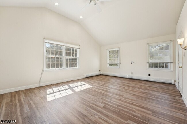 Building Photo - 470 Rifle Camp Rd