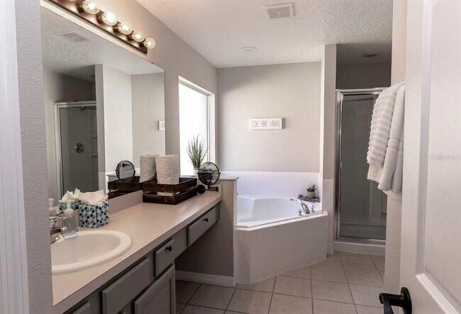 Building Photo - 251 Hypolita Ave