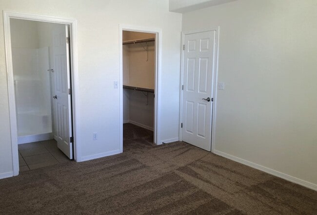 Building Photo - Coming Soon!  Beautifully Updated Home with Screened Porch Retreat