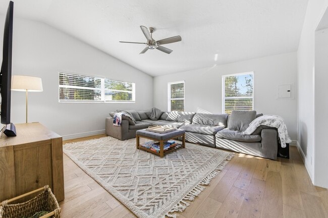 Building Photo - 12863 159th Ct N