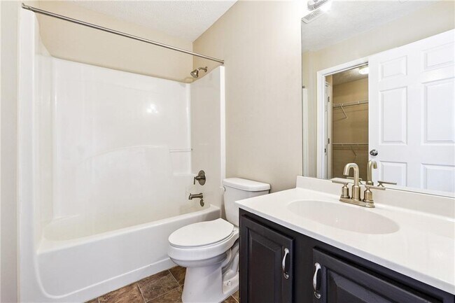 Building Photo - 1425 Shamrock Hill Cir