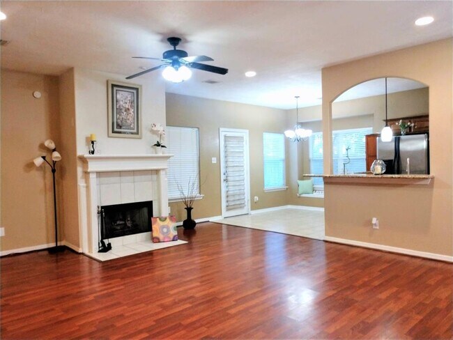 Building Photo - 2830 Spring Dusk Dr