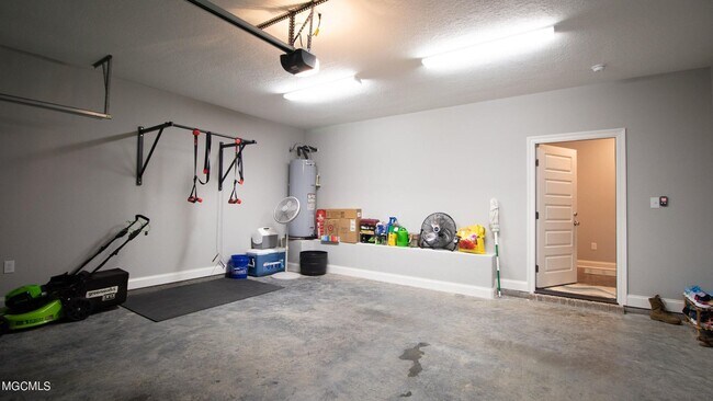 Building Photo - OCEAN SPRINGS SCHOOLS  - BEAUTIFUL HOME IN...