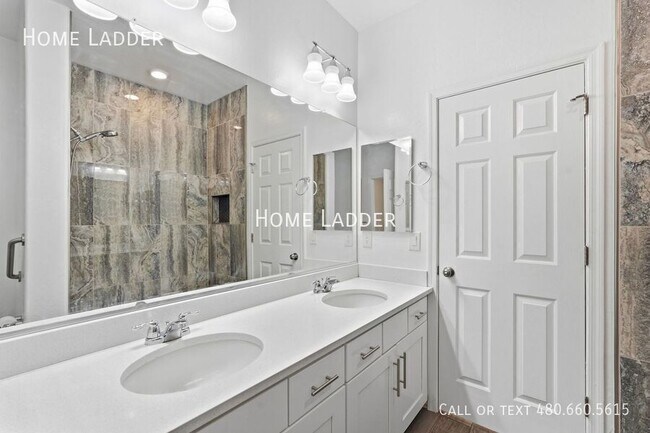 Building Photo - 3234 E Dogwood Pl
