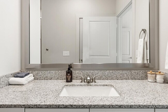 Building Photo - 5820 1/2 Cameron Road-SI FL1-ID1303397P