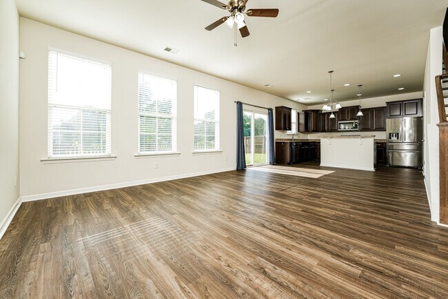 Building Photo - Beautifully Maintained 3 Bed 2.5 Bath Home in Sophia Landing
