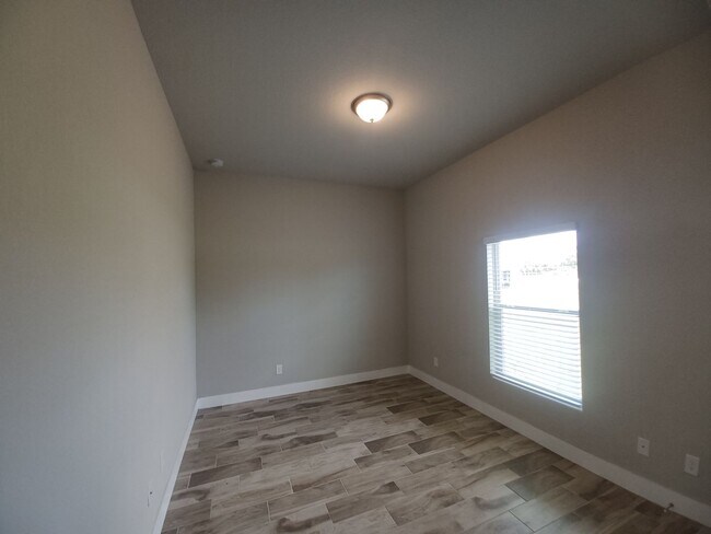 Building Photo - 1740 NW 9th Terrace