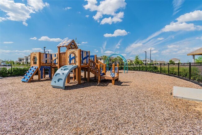 Building Photo - 10030 Salt Pt Dr