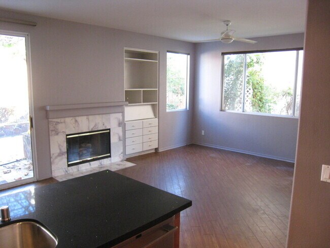 Building Photo - 3 Bedroom, 2.5 Bath Home in Sunset Glen (Mira Mesa)