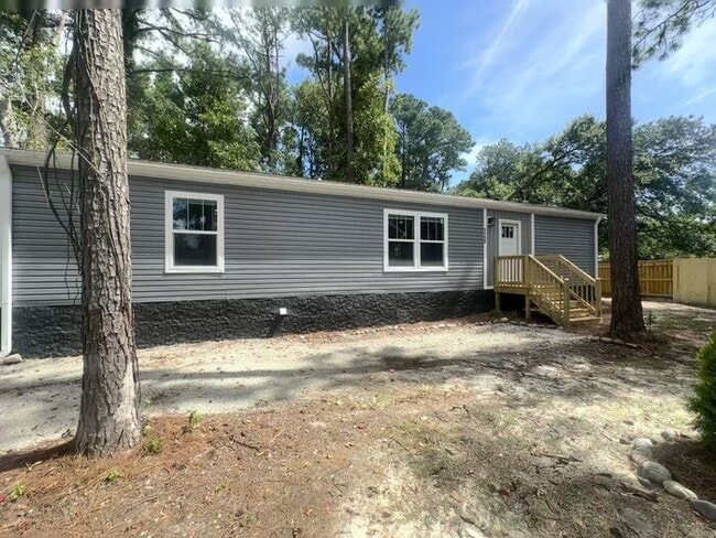 Building Photo - 2BR/2BATH newer mobile home! Off Wrightsvi...