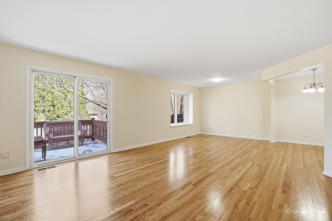 Building Photo - 214 Taylor Ct