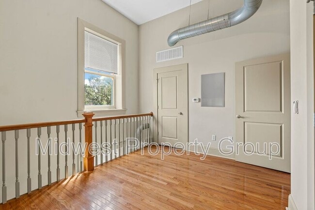 Building Photo - 4244 Chouteau Ave