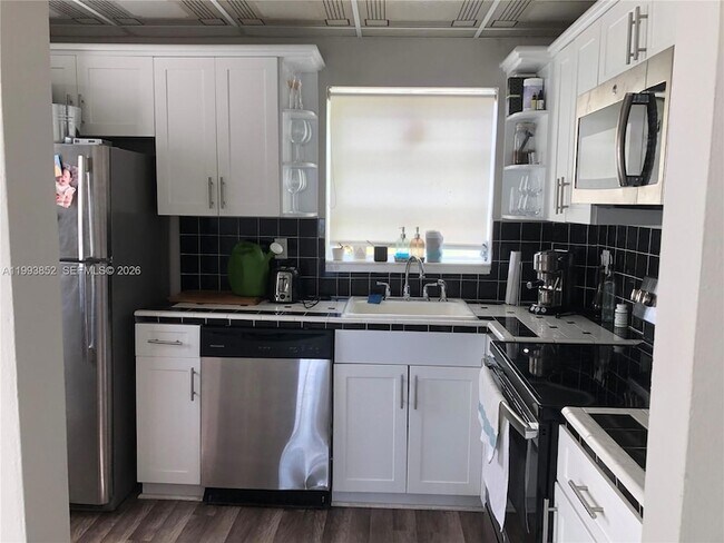 Building Photo - 851 Meridian Ave