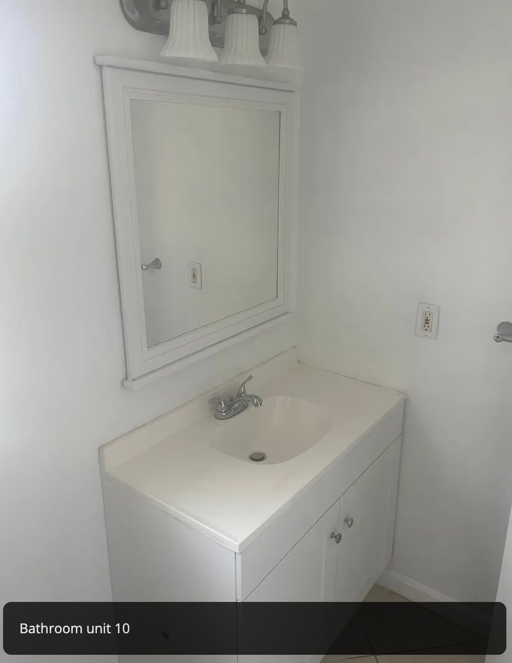 vanity - 8 SE 19th Ave