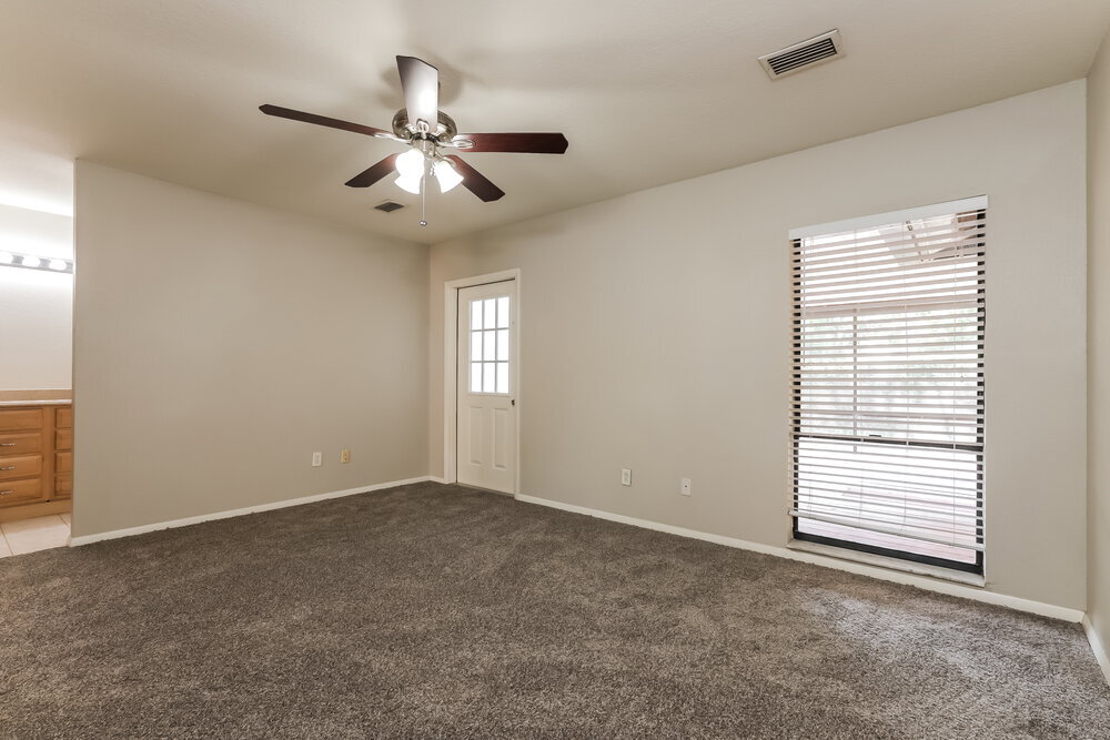 Building Photo - 16130 Gardendale Dr