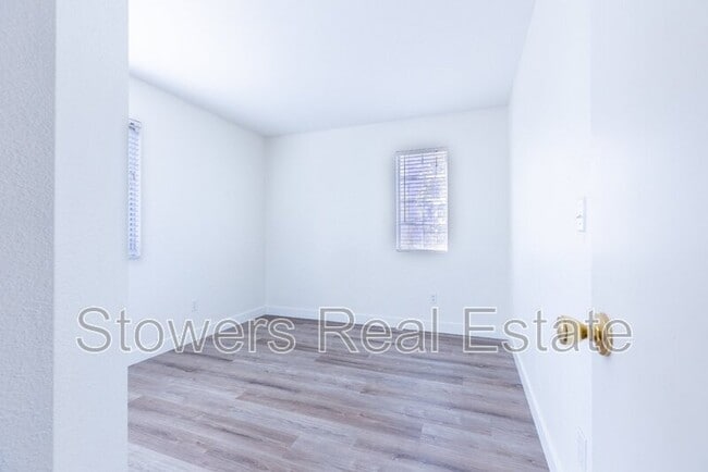 Building Photo - 5346 Fairside Way