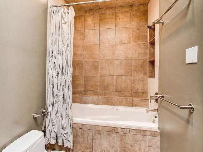 Building Photo - Charming Cheesman Park Duplex | 2 Bed / 2 Bath | Large Yard + Deck