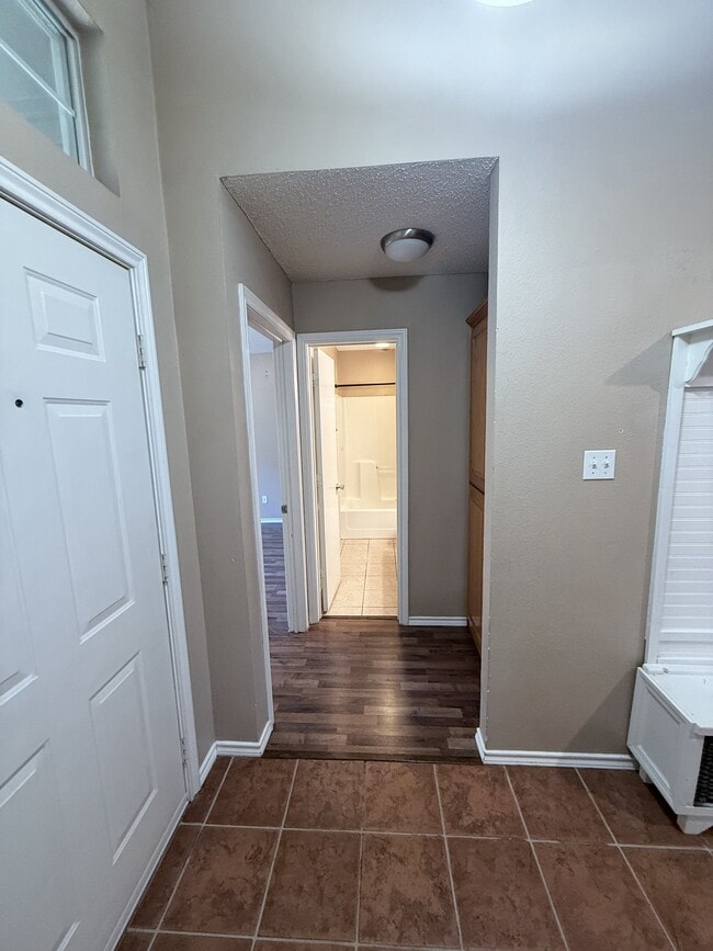 Building Photo - 3305 Shadow Trail