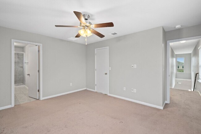 Building Photo - 341 Twisted Oaks Ln