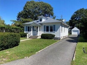Building Photo - 424 Sweezy Ave
