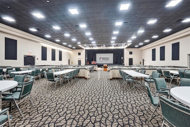 Building Photo - 8900 Washington St