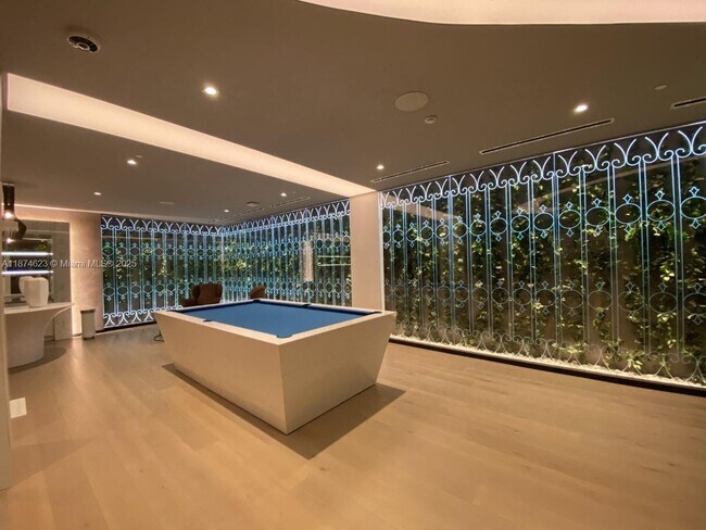 Building Photo - 1000 Brickell Plaza
