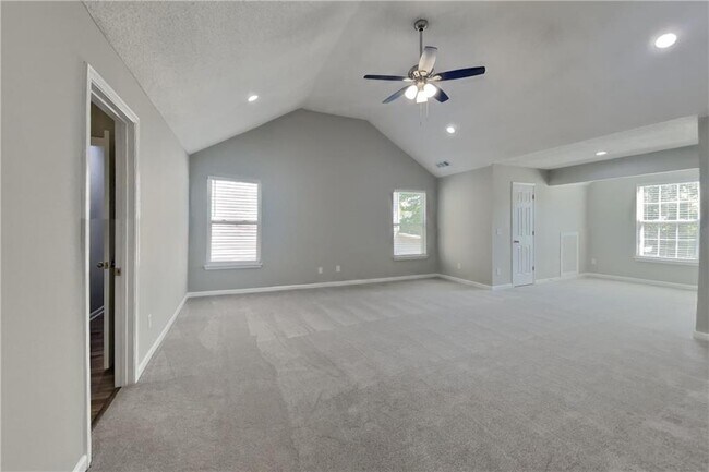 Building Photo - 4087 Rosebud Park Dr