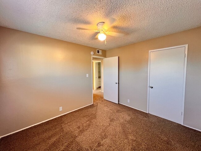 Building Photo - mg2624