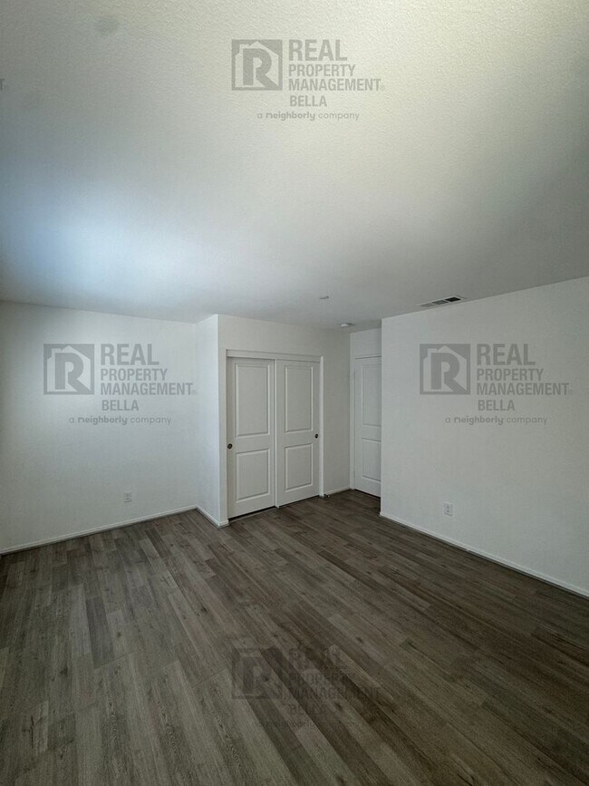 Building Photo - Gated Canyon Hills Gem – 3 Bedrooms, 2.5 B...