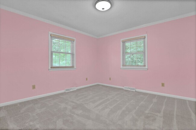 Building Photo - 700 Clyde Dr