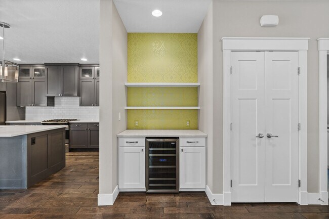 Building Photo - Luxury Living in Harris Ranch | 3 Bed + Office | 3 Bath | 2,713 Sq Ft