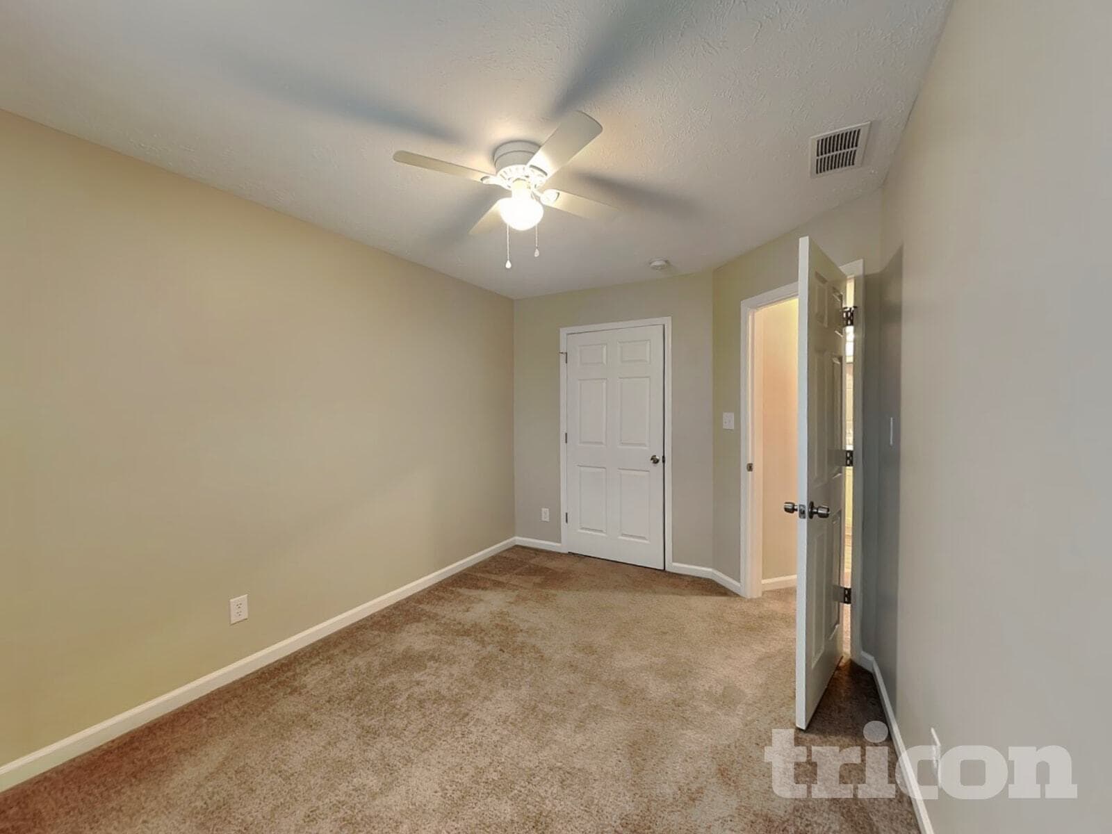 Building Photo - 1096 Tomahawk Pl