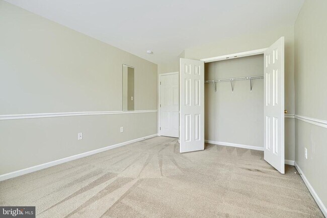 Building Photo - 7211 Lyndsey Way