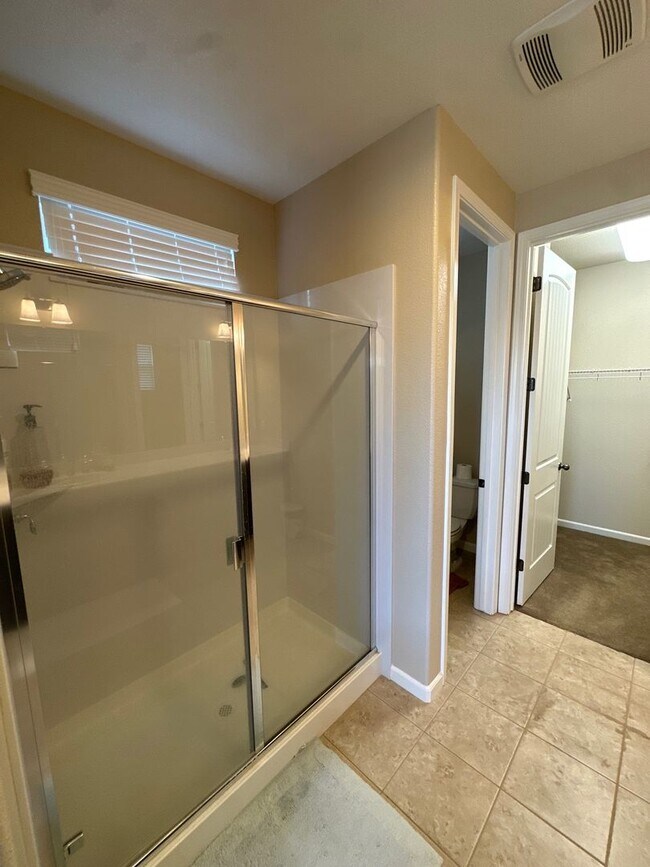 Building Photo - Spacious 4 Bed / 3 Bath Home with Large Covered Patio in Chico